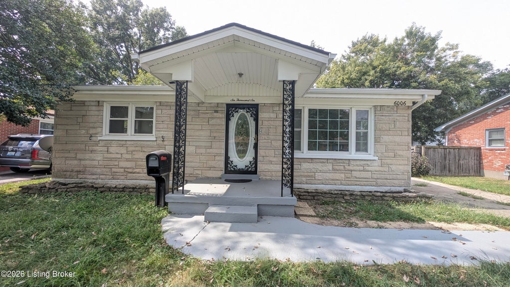 Photo of 6006 Catheen Way, Louisville, KY 40213 (MLS # 1729440)