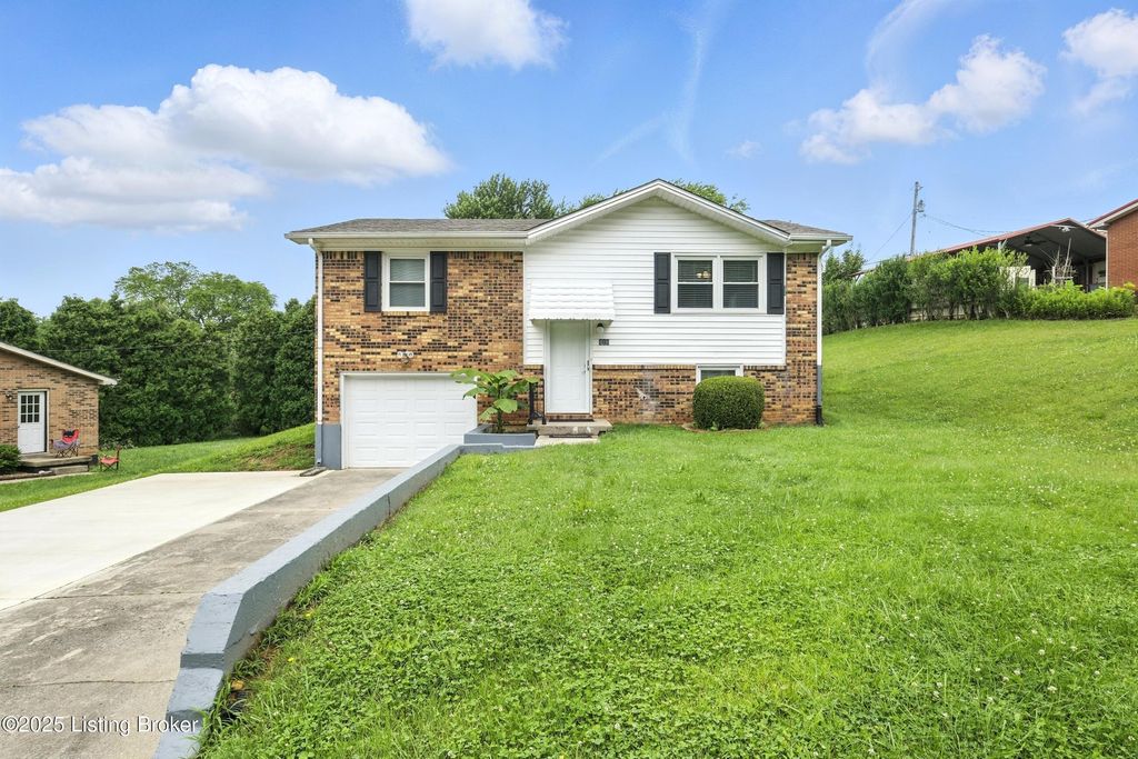 Photo of 416 Franklin Ave, Elizabethtown, KY 42701 (MLS # 1706181)