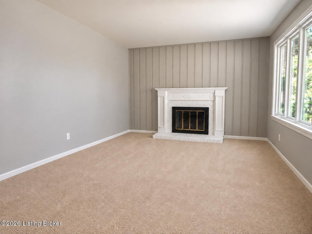 Photo of 10220 Starlight Way, Louisville, KY 40272 (MLS # 1729849)