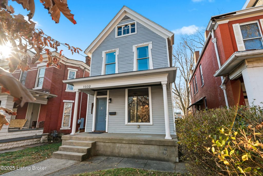 Photo of 1332 S Floyd St, Louisville, KY 40208 (MLS # 1706599)
