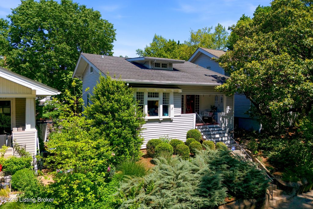 Photo of 1619 Edgeland Ave, Louisville, KY 40204 (MLS # 1717339)