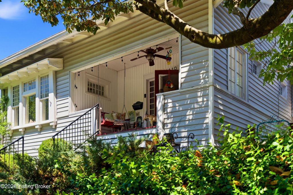 Photo of 1619 Edgeland Ave, Louisville, KY 40204 (MLS # 1717339)