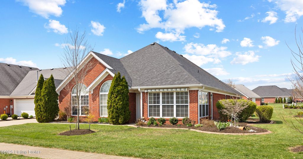 Photo of 263 Woodlake Dr, Mt Washington, KY 40047 (MLS # 1712695)