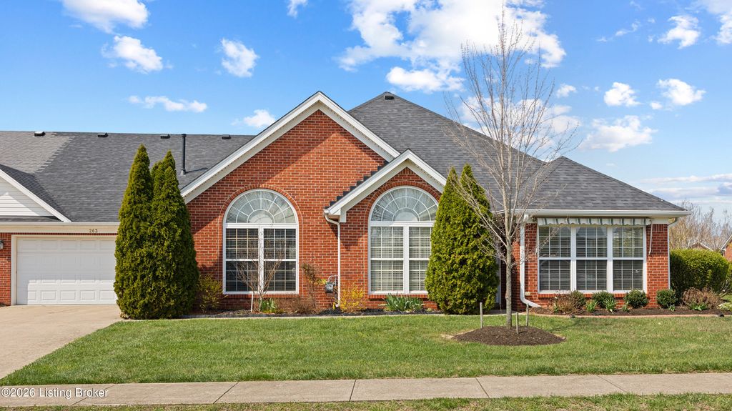 Photo of 263 Woodlake Dr, Mt Washington, KY 40047 (MLS # 1712695)