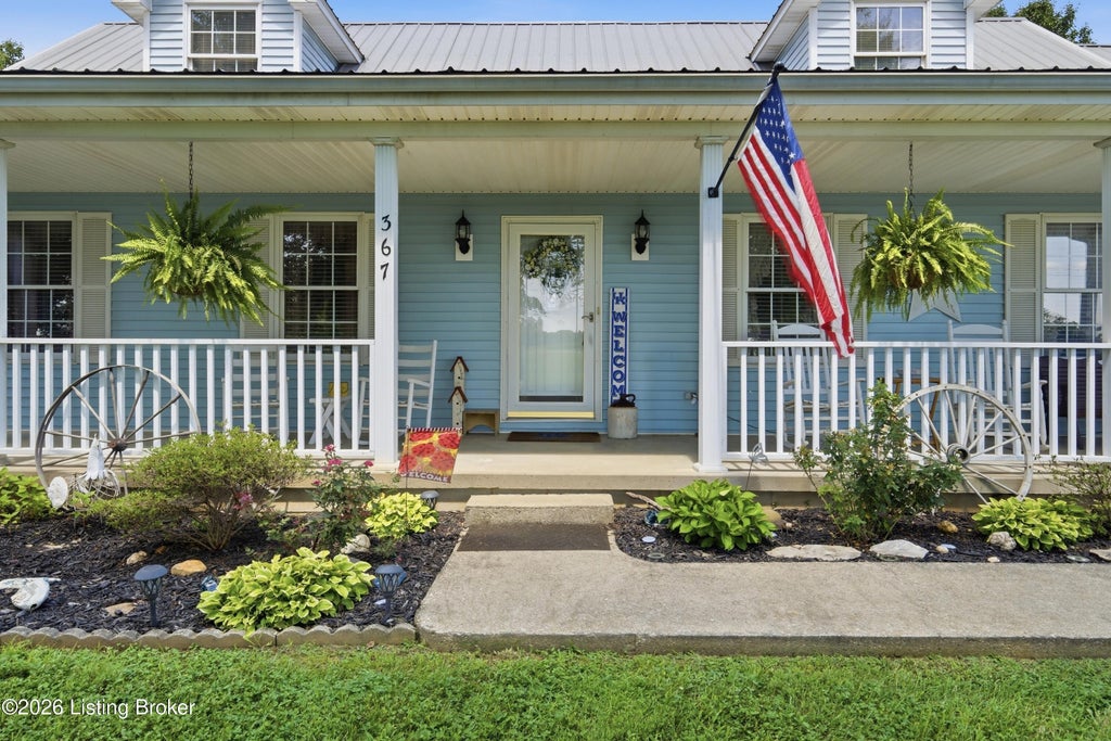 Photo of 367 S Black Branch Rd, Cecilia, KY 42724 (MLS # 1724839)