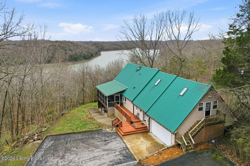 Photo of 950 Lakeview Dr, Bloomfield, KY 40008 (MLS # 1711701)