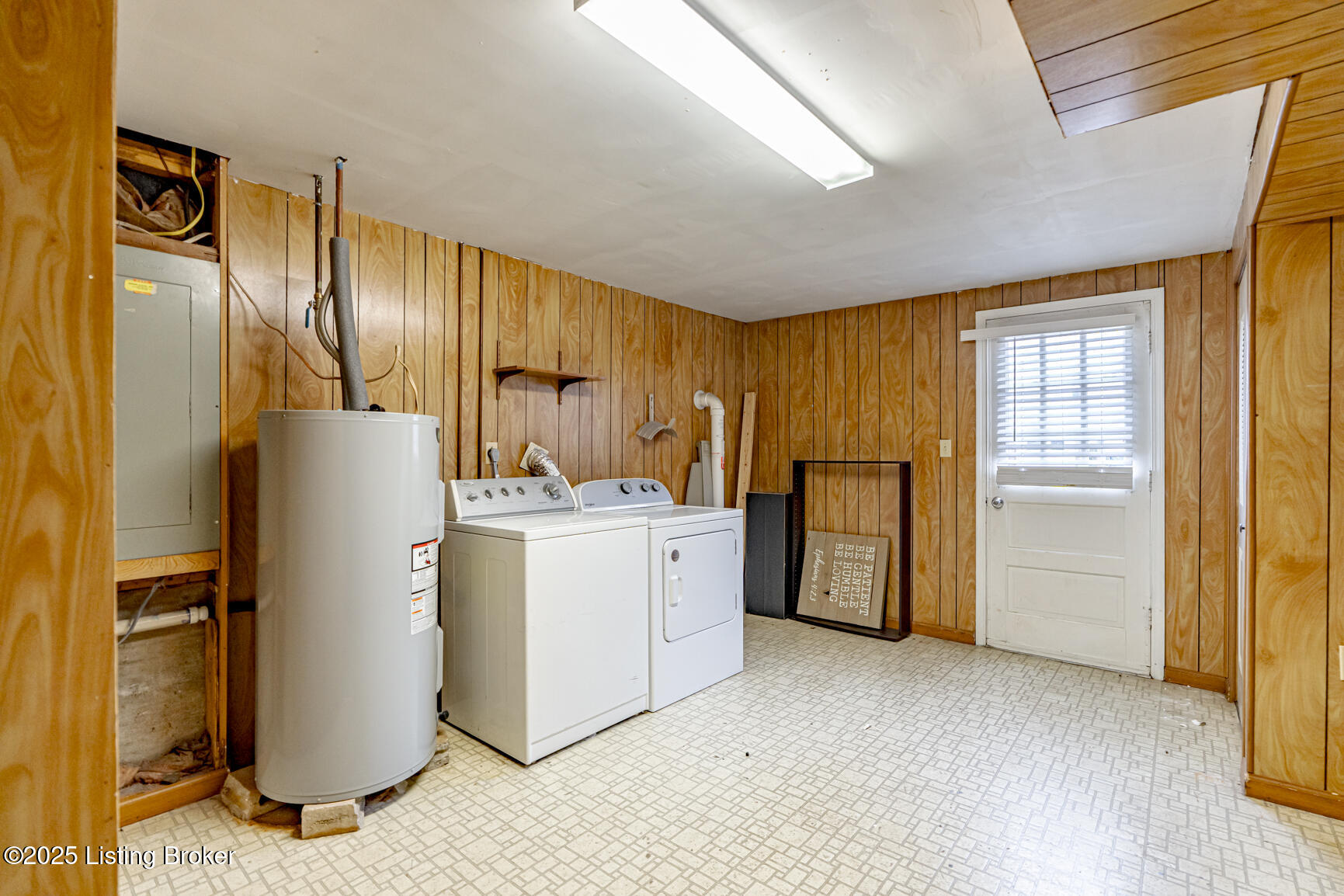 9007 Ash Ave, Pewee Valley, Kentucky image 44