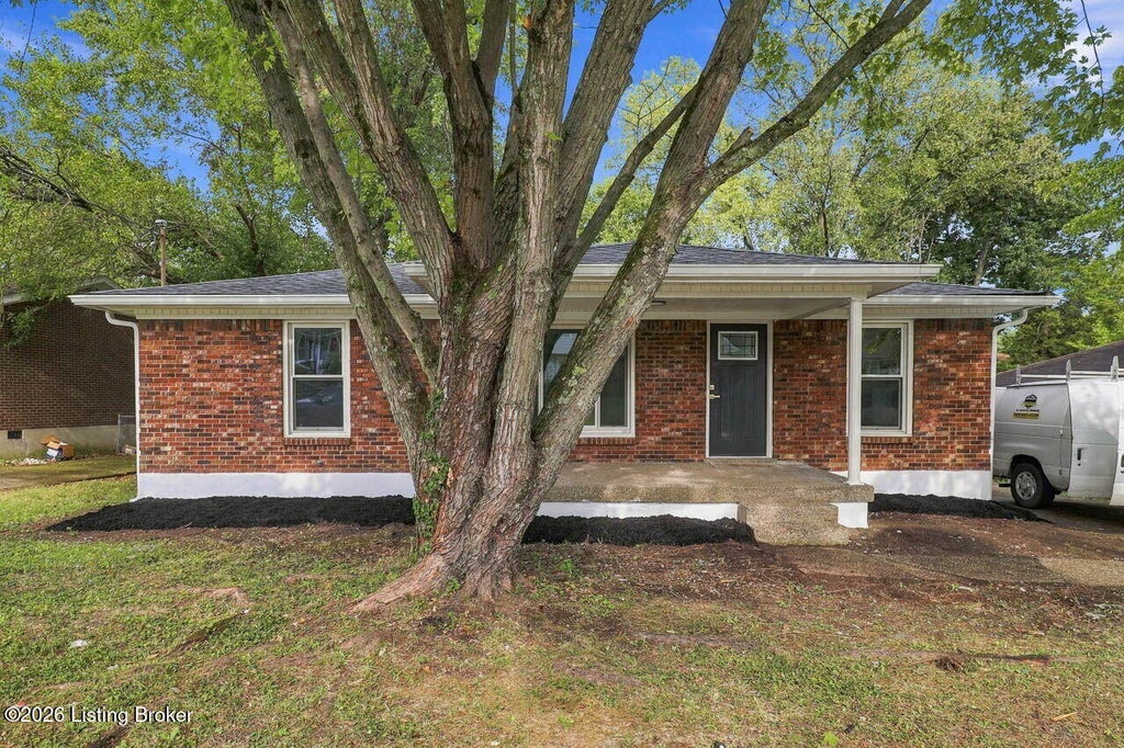 Photo of 6617 Monty Ln, Louisville, KY 40291 (MLS # 1728928)