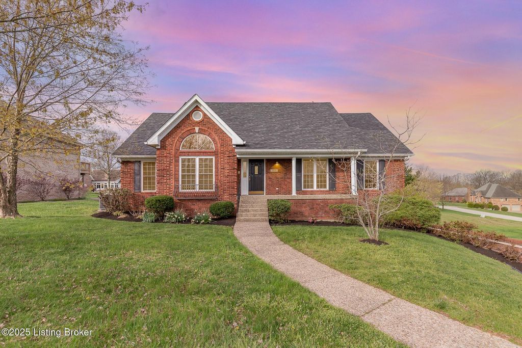 Photo of 2600 E Sunningdale Pl, La Grange, KY 40031 (MLS # 1689319)