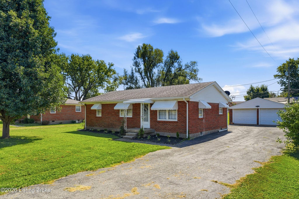 Photo of 321 Carla Dr, Mt Washington, KY 40047 (MLS # 1728100)