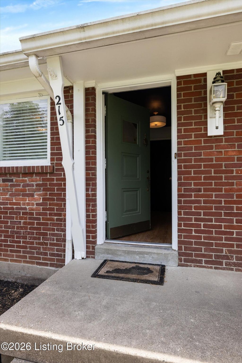 Photo of 215 Biltmore Rd, Louisville, KY 40207 (MLS # 1714674)