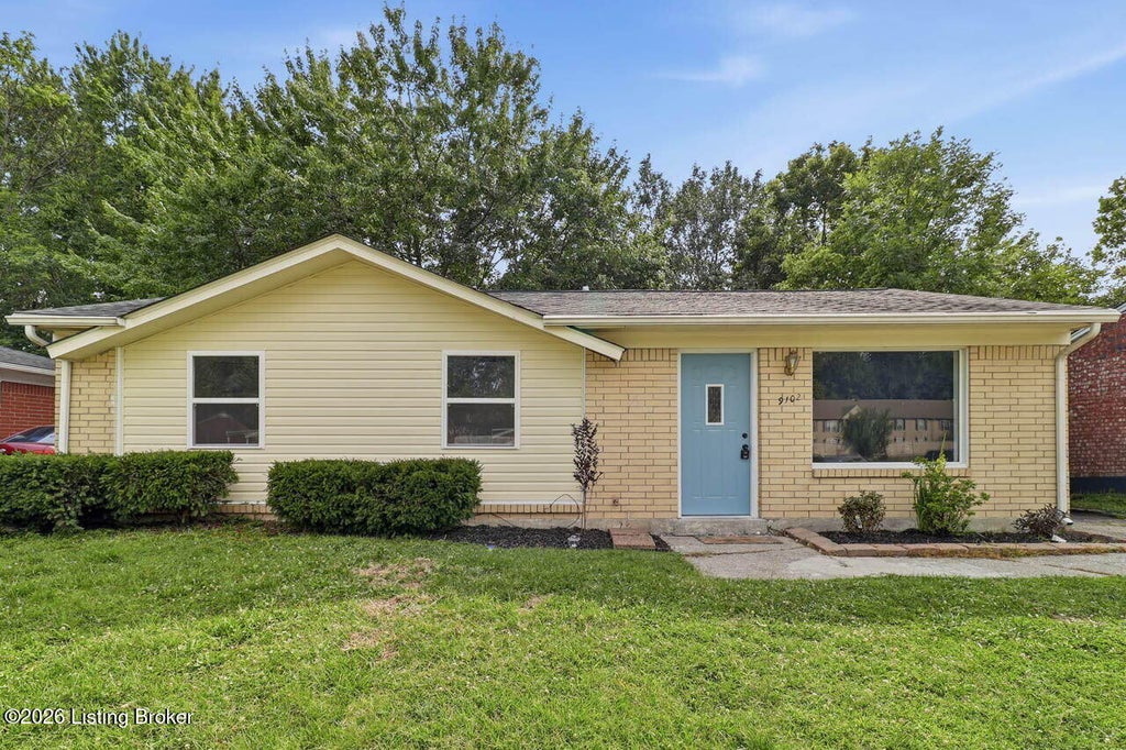 Photo of 9102 Willowcreek Dr, Louisville, KY 40219 (MLS # 1721773)