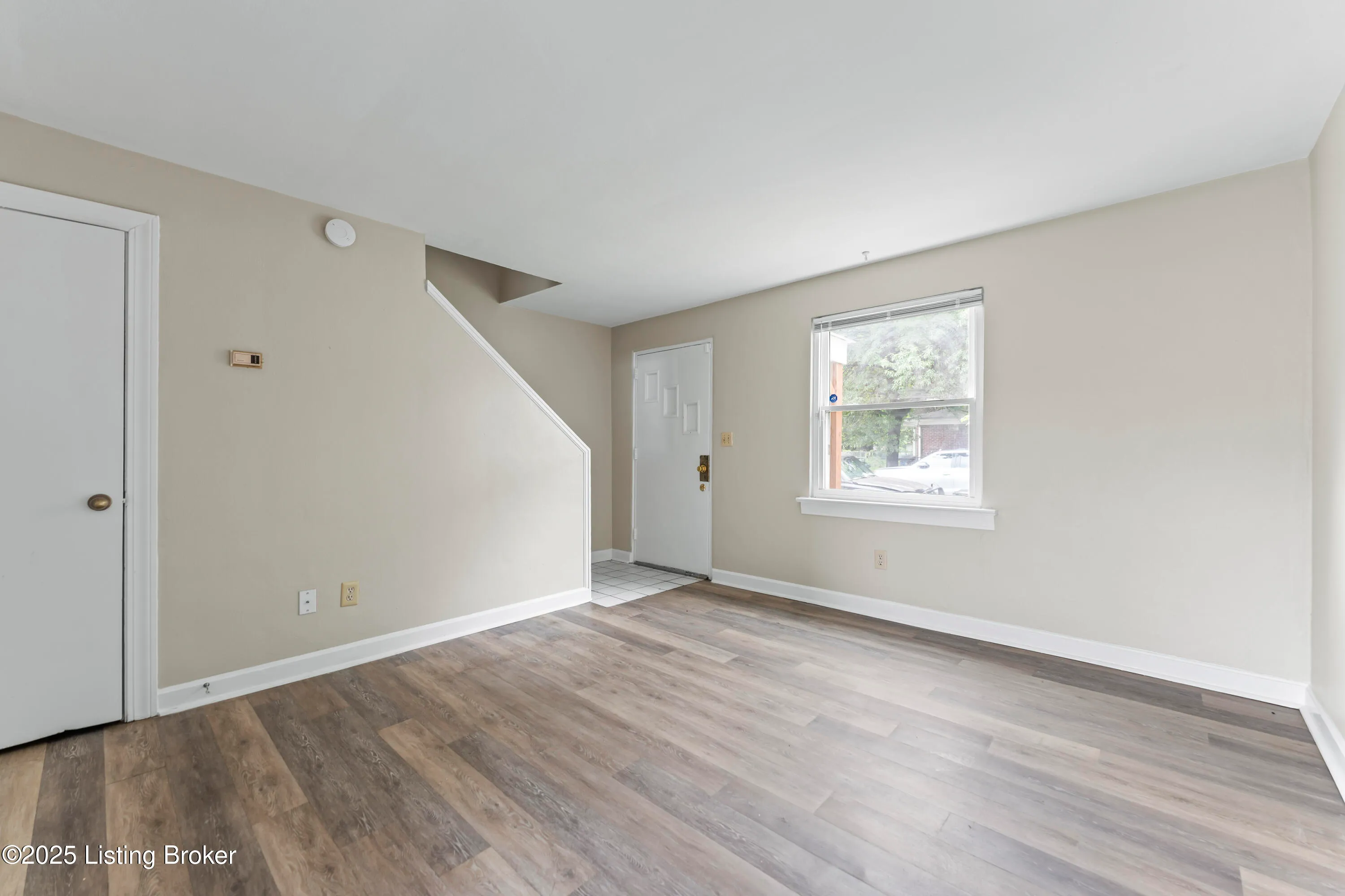 Louisville, Kentucky 40210, United States, 2 Bedrooms Bedrooms, ,1 BathroomBathrooms,Residential,Active,148430