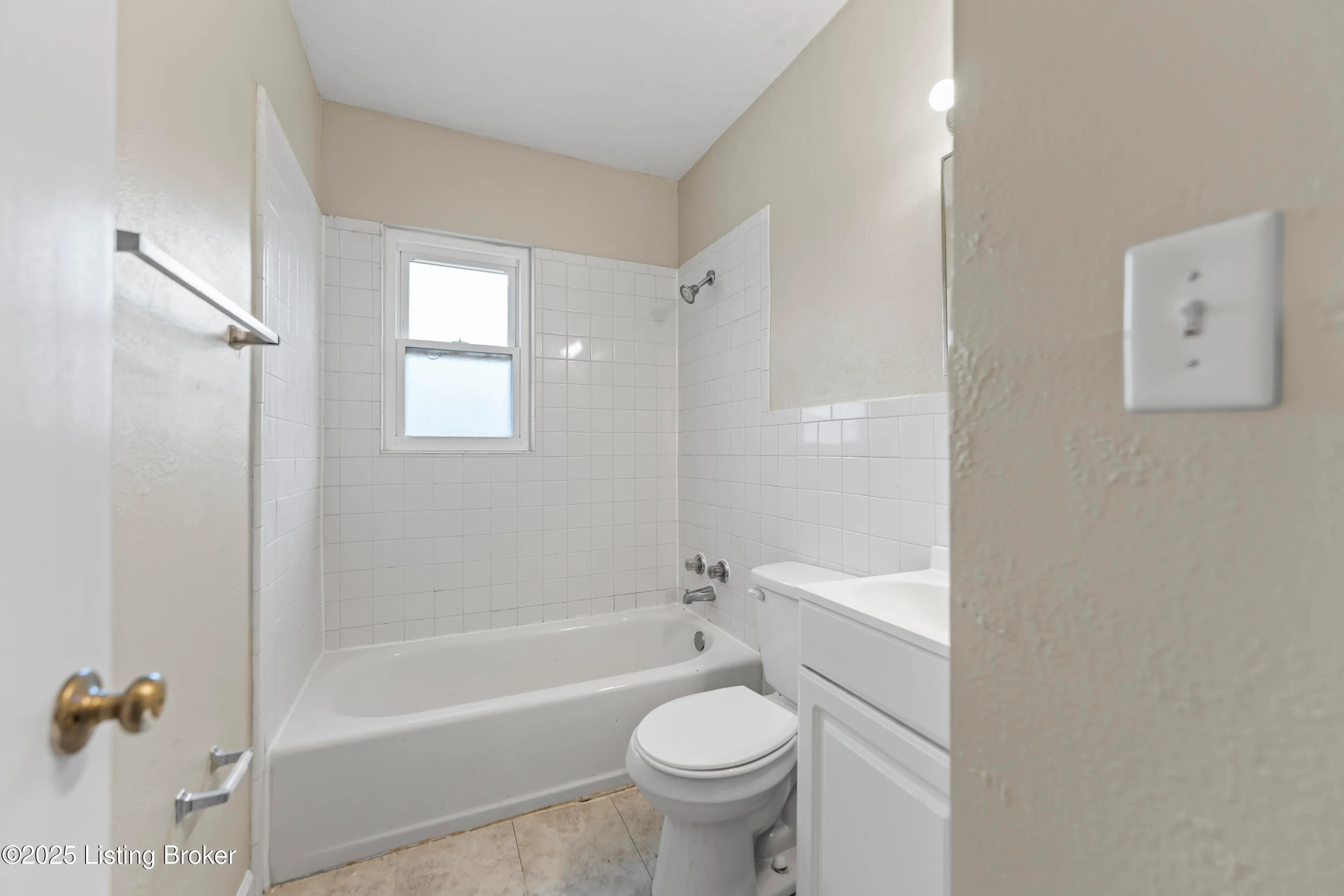 Louisville, Kentucky 40210, United States, 2 Bedrooms Bedrooms, ,1 BathroomBathrooms,Residential,Active,148430