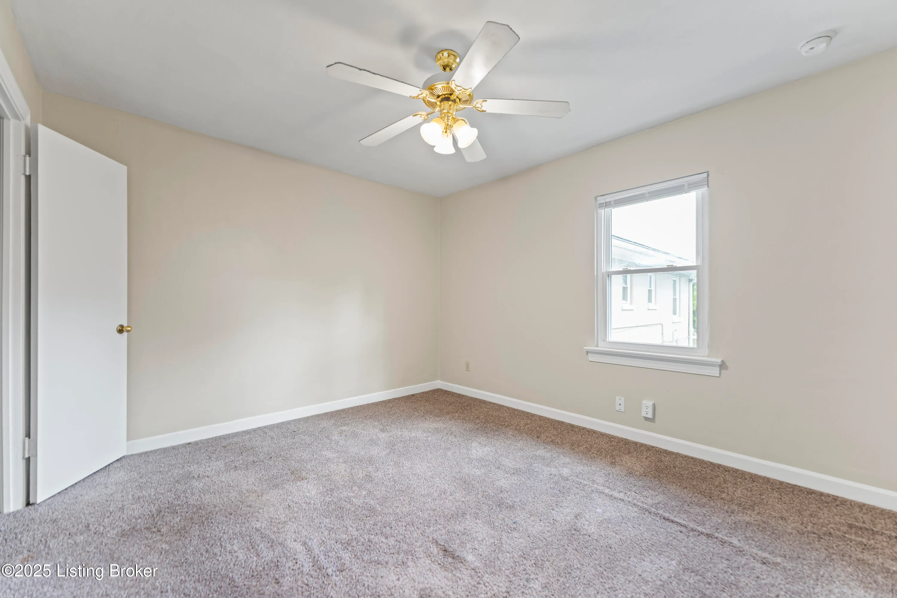 Louisville, Kentucky 40210, United States, 2 Bedrooms Bedrooms, ,1 BathroomBathrooms,Residential,Active,148430