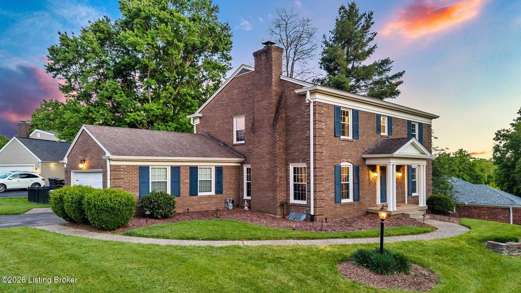 Photo of 4605 Deepwood Dr, Louisville, KY 40241 (MLS # 1716274)