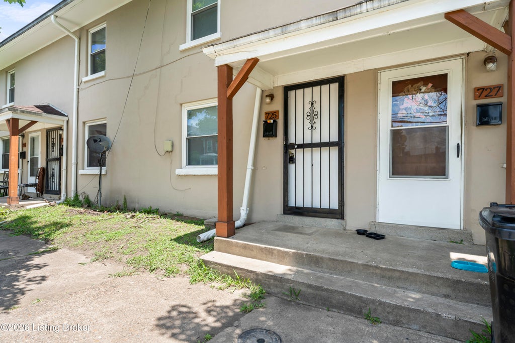 Photo of 725 S 16th St, Louisville, KY 40210 (MLS # 1721241)