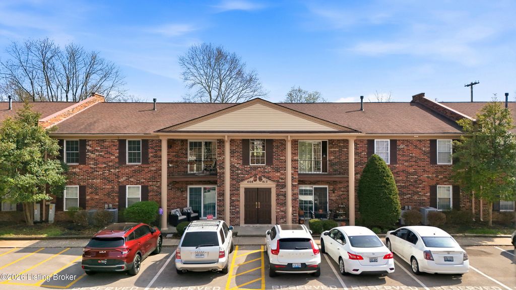 Photo of 413 Logsdon Ct, Douglass Hills, KY 40243 (MLS # 1712782)