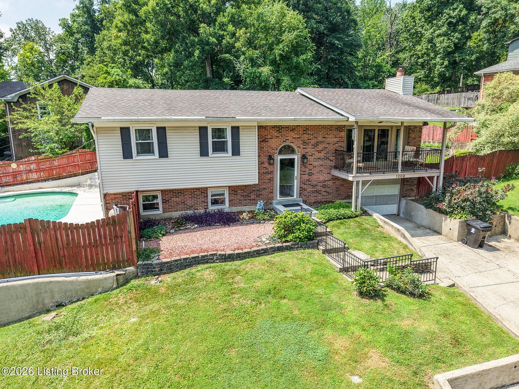 Photo of 1200 Rudgate Cove, Louisville, KY 40214 (MLS # 1731222)