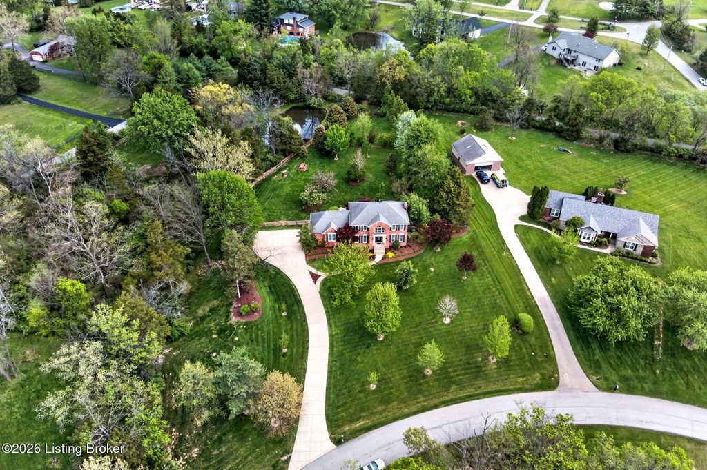 Photo of 5916 Centerwood Dr, Crestwood, KY 40014 (MLS # 1714829)