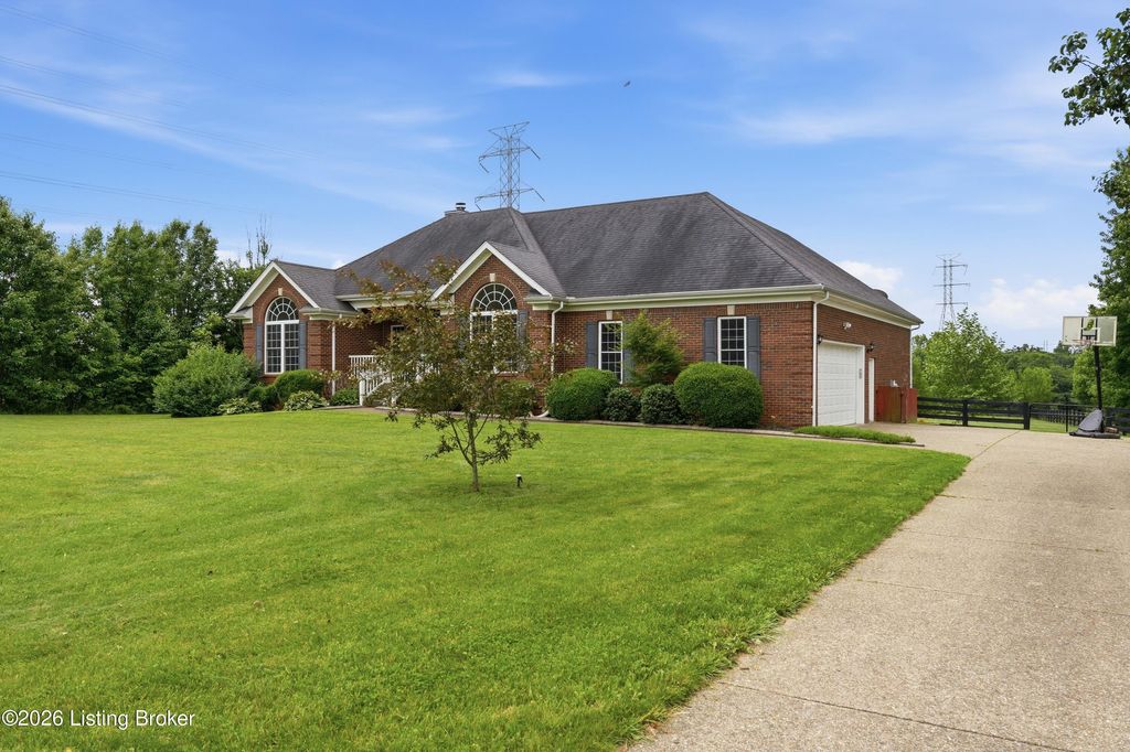 Photo of 2500 Sycamore Run Pt, La Grange, KY 40031 (MLS # 1718730)