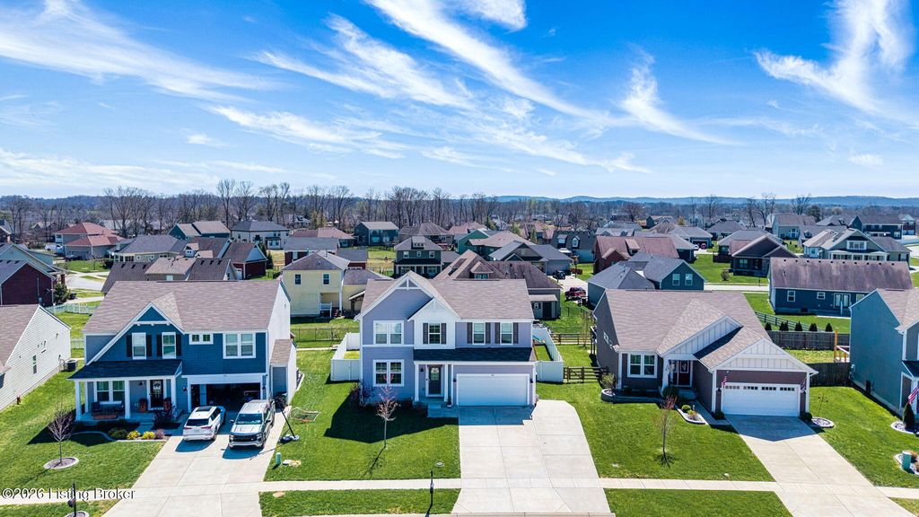 Photo of 518 Williamsburg Dr, Mt Washington, KY 40047 (MLS # 1712893)