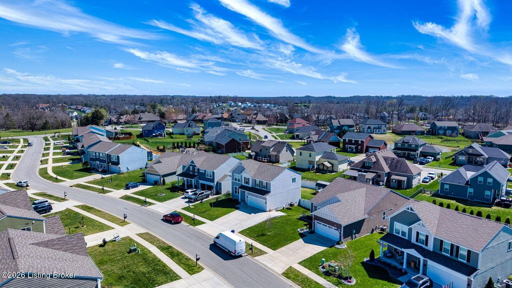 Photo of 518 Williamsburg Dr, Mt Washington, KY 40047 (MLS # 1712893)