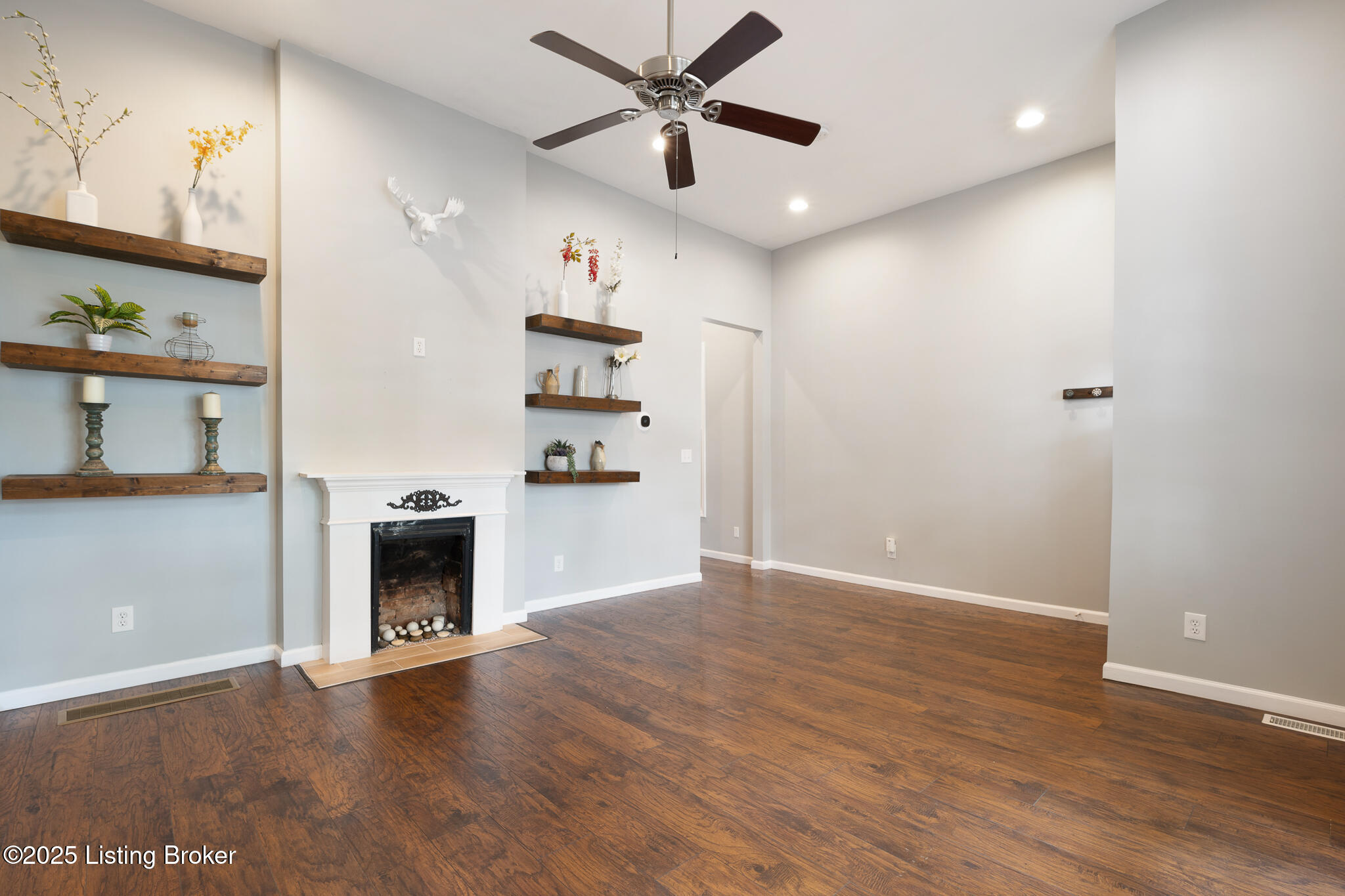 1421 Debarr St, Louisville, Pennsylvania image 6