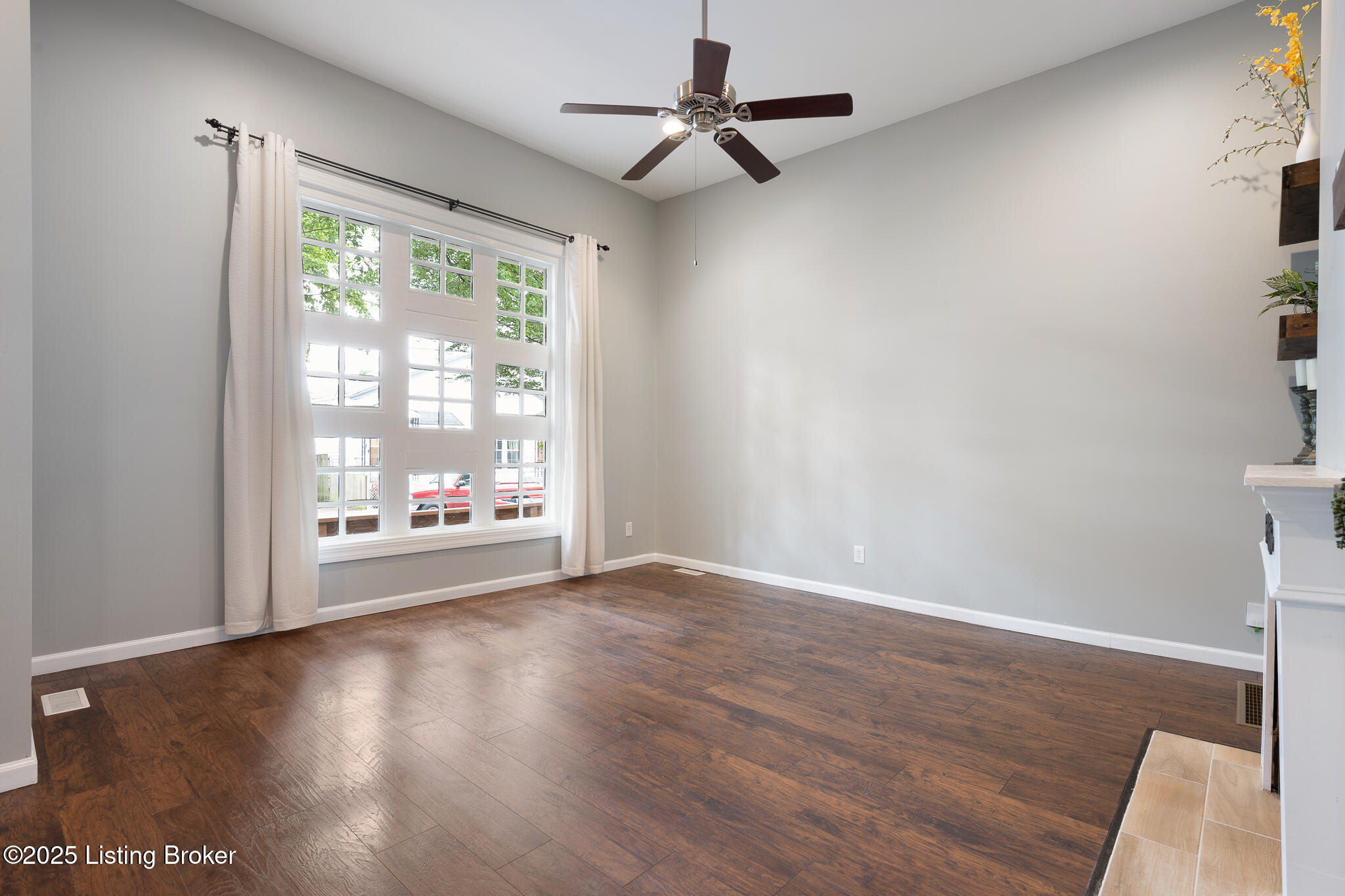 1421 Debarr St, Louisville, Pennsylvania image 3