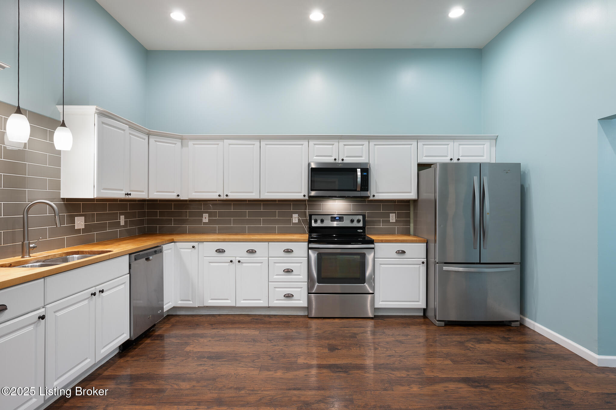 1421 Debarr St, Louisville, Pennsylvania image 11