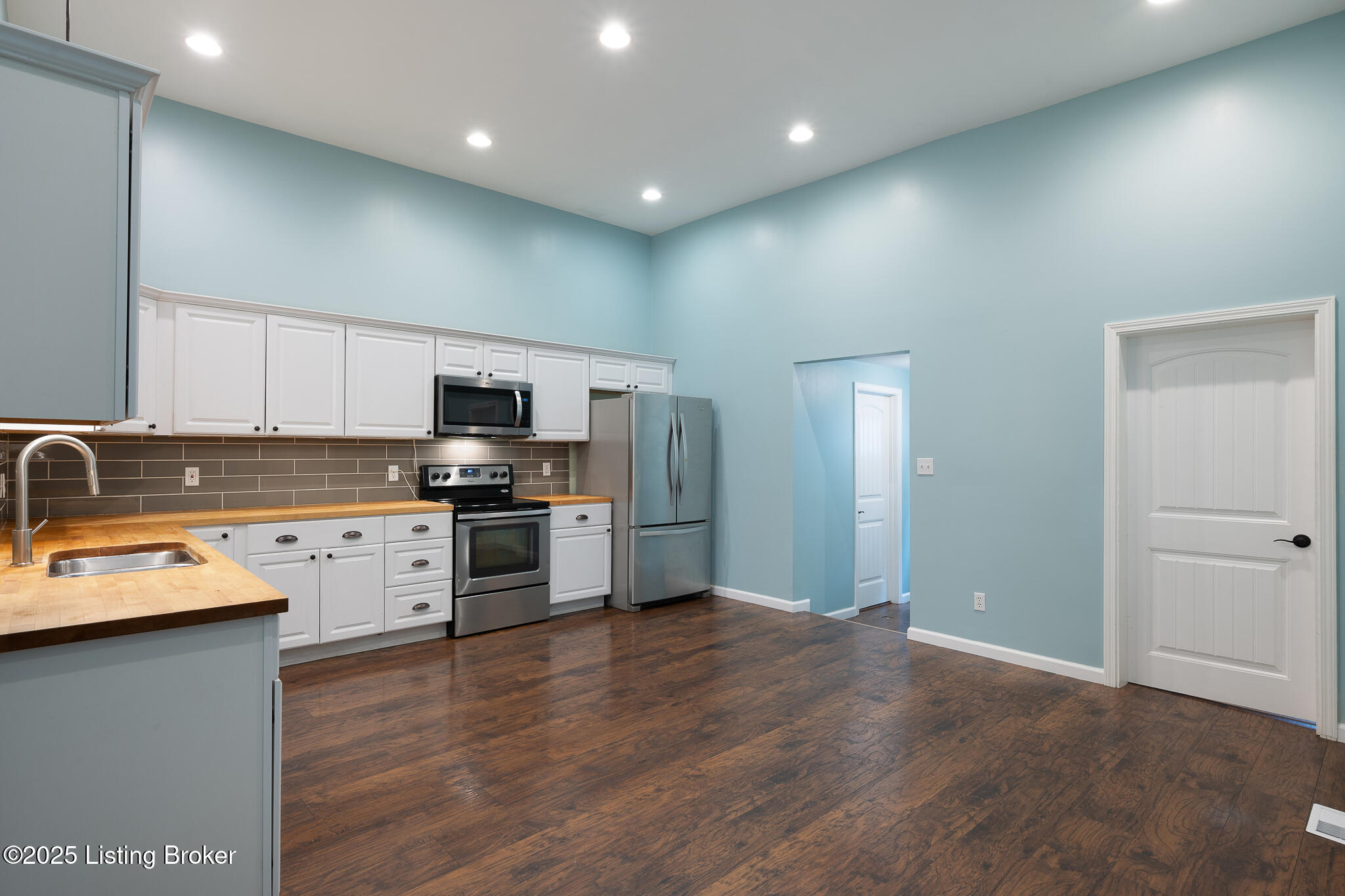 1421 Debarr St, Louisville, Pennsylvania image 12