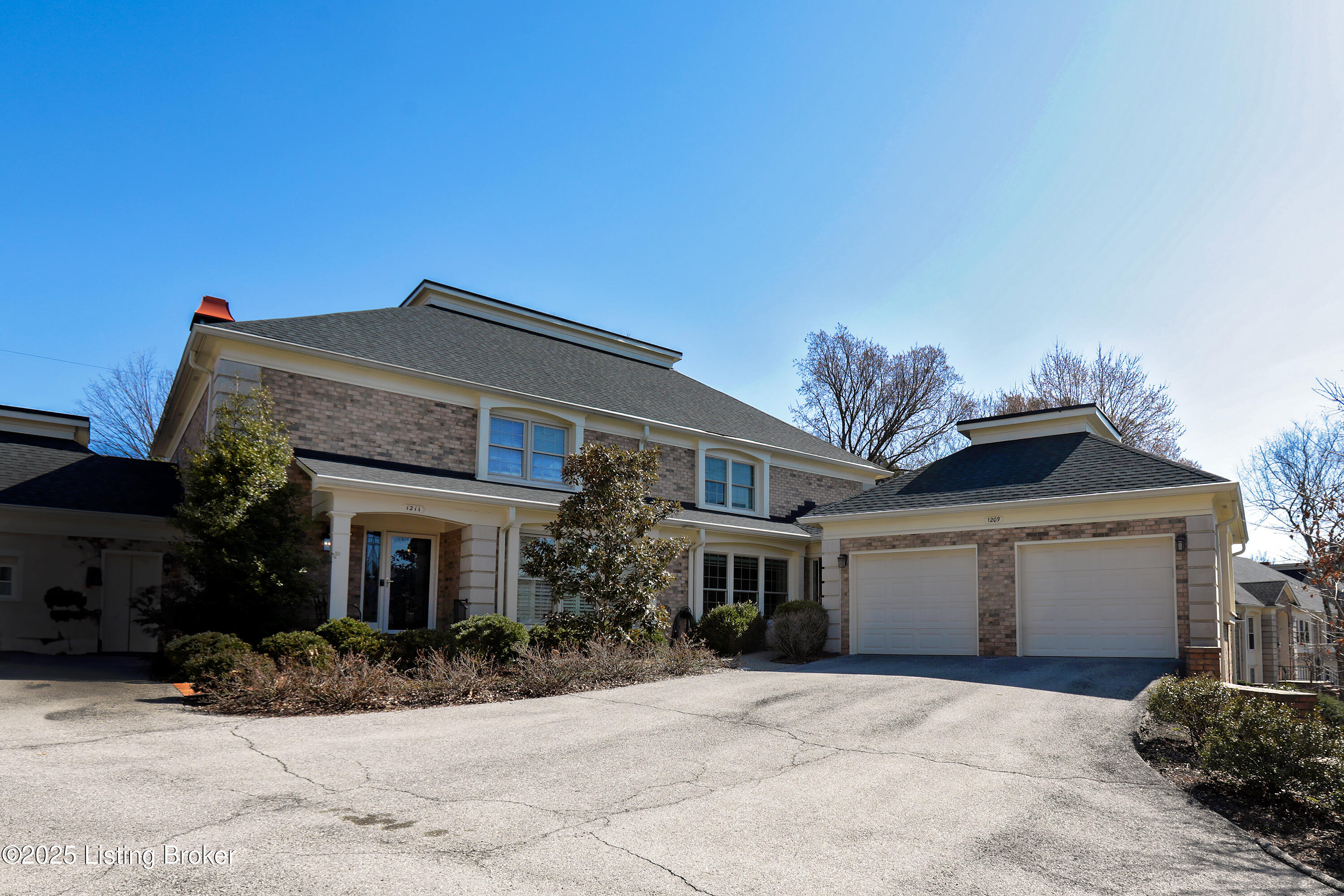 1209 Wellington Pl, Louisville, Kentucky image 1