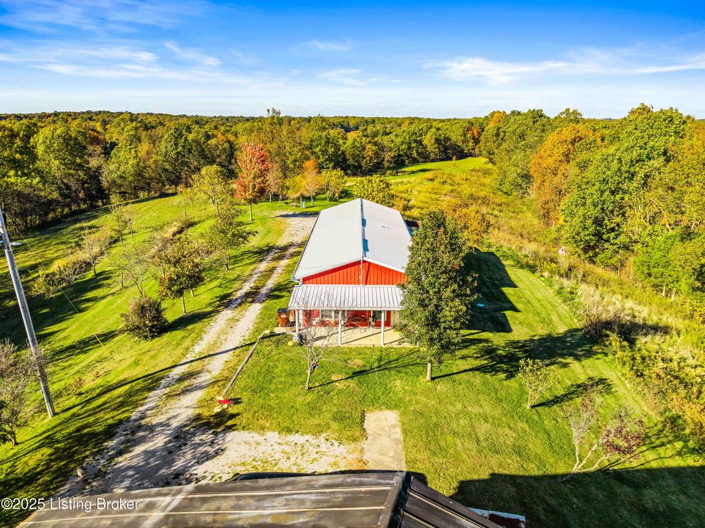 Photo of 512 Beechridge Rd, Frankfort, KY 40601 (MLS # 1716170)