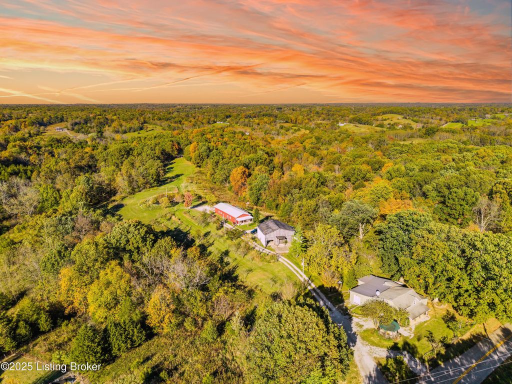 Photo of 512 Beechridge Rd, Frankfort, KY 40601 (MLS # 1716170)