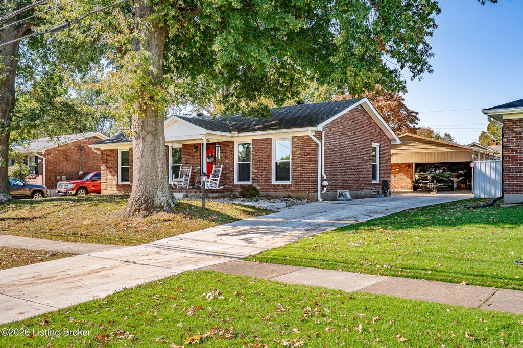 Photo of 9511 Gateway Dr, Jeffersontown, KY 40299 (MLS # 1732833)