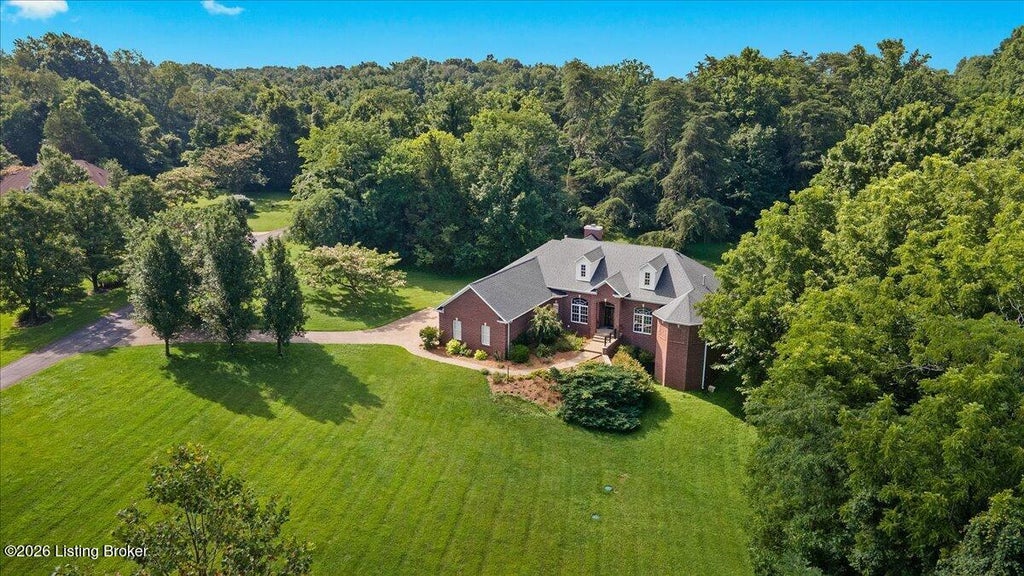 Photo of 17106 Deer Crossing Trail, Louisville, KY 40023 (MLS # 1723045)