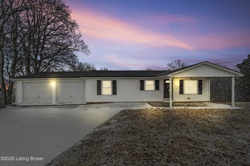 Photo of 2274 Hempridge Rd, Shelbyville, KY 40065 (MLS # 1708792)