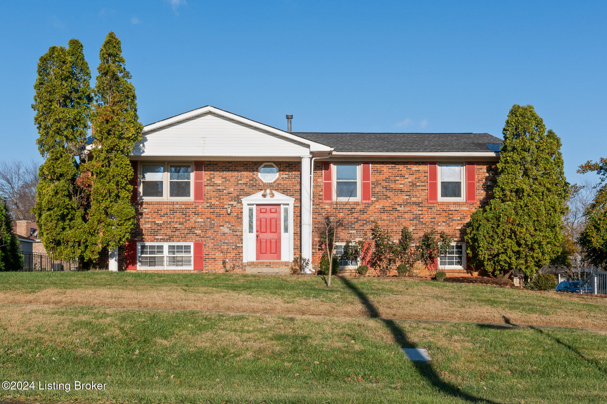 3704 Sudbury Ln, Louisville, Kentucky image 2