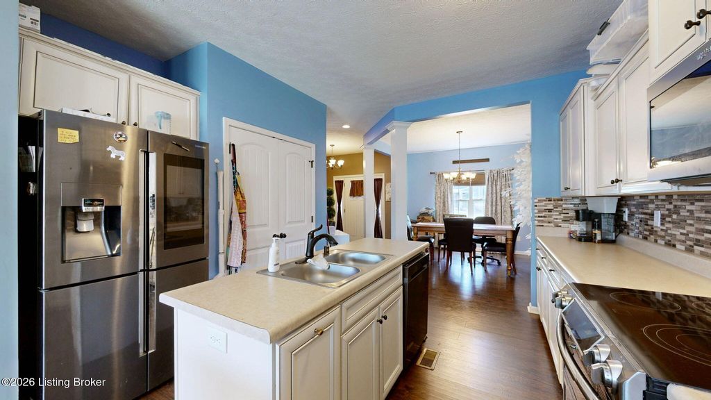 Photo of 144 Highland Ridge Ct, Mt Washington, KY 40047 (MLS # 1717766)