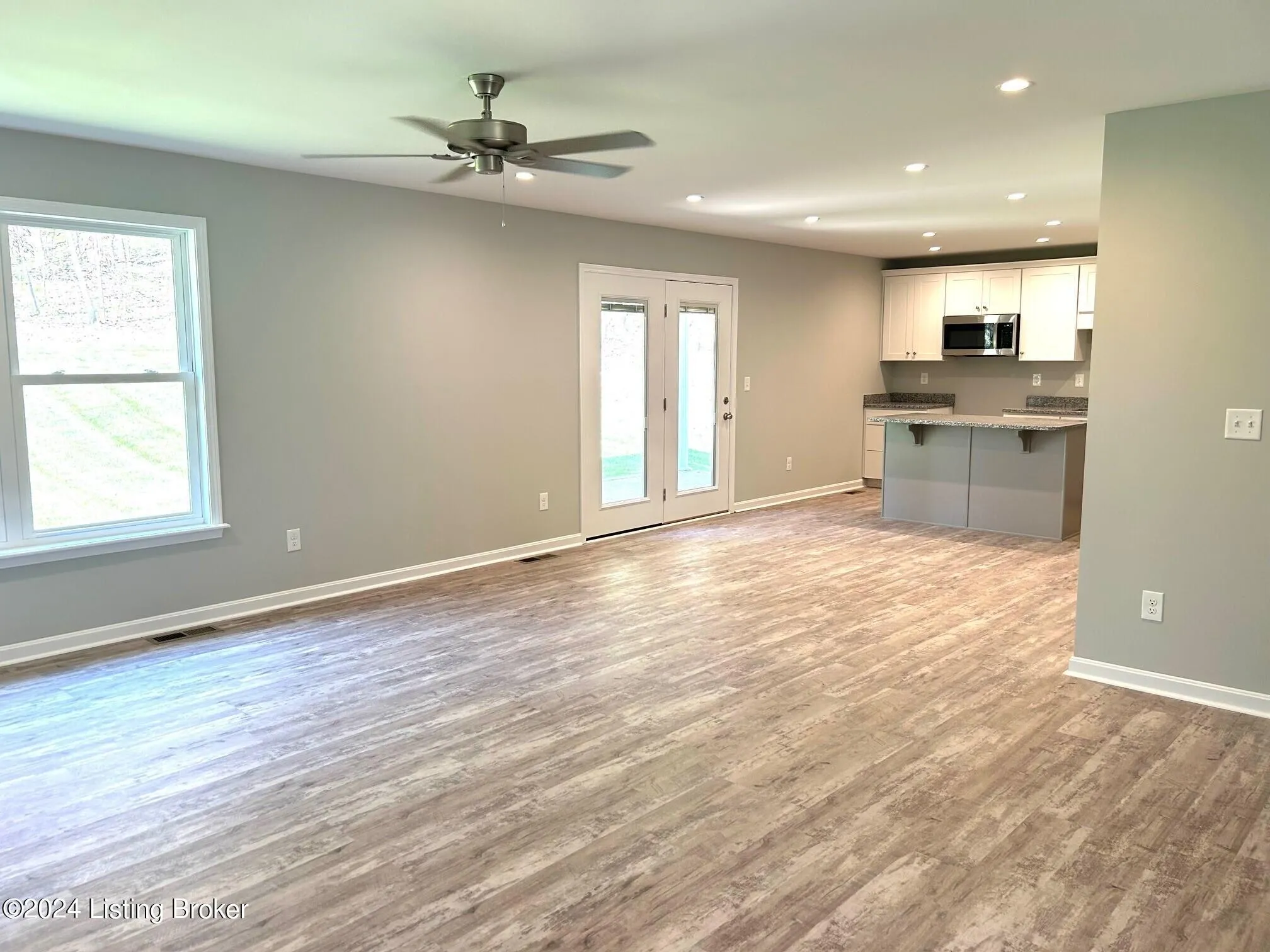 Louisville, Kentucky 40214, United States, 3 Bedrooms Bedrooms, ,3 BathroomsBathrooms,Residential,Active,85880