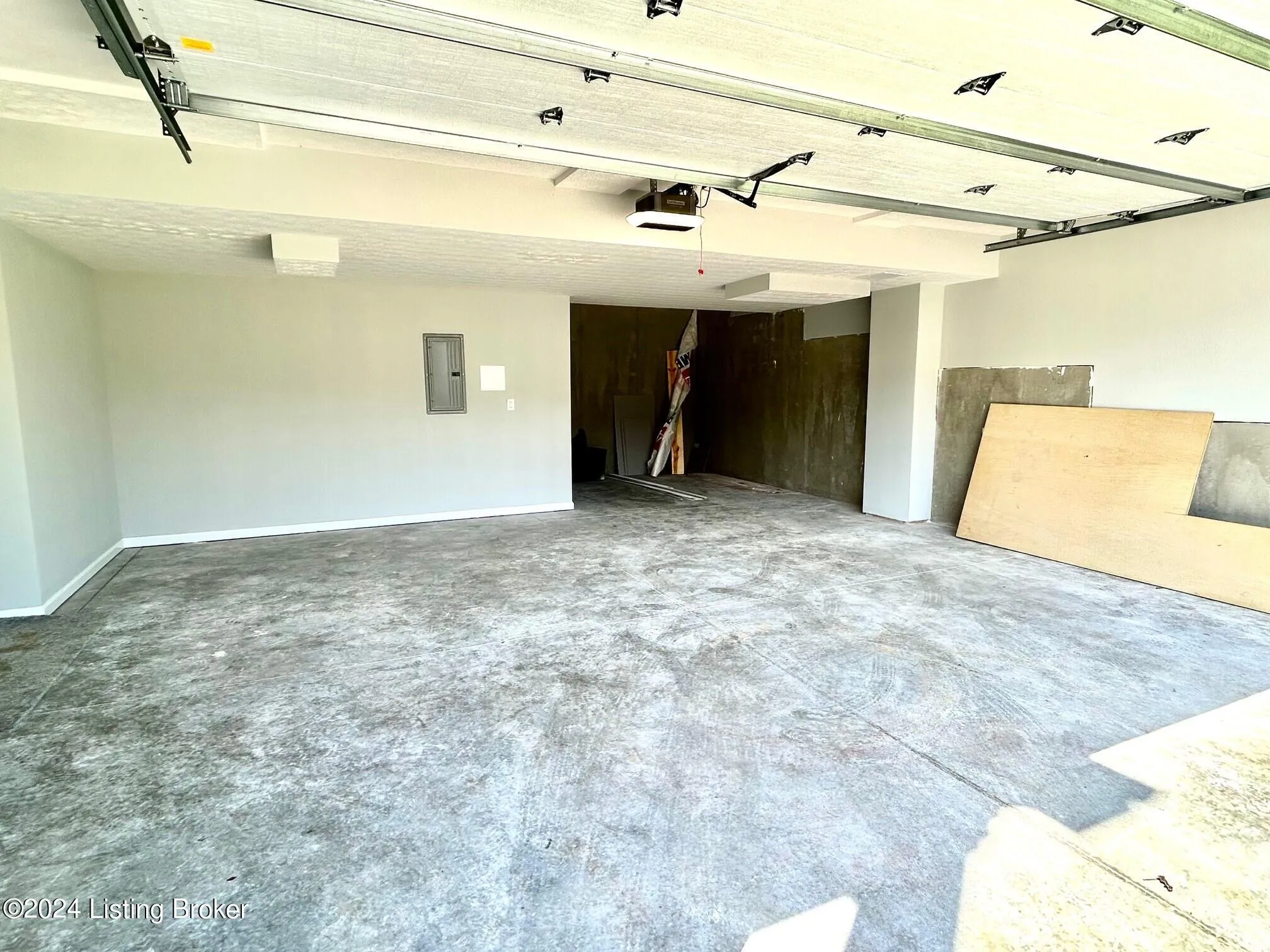 Louisville, Kentucky 40214, United States, 3 Bedrooms Bedrooms, ,3 BathroomsBathrooms,Residential,Active,85880