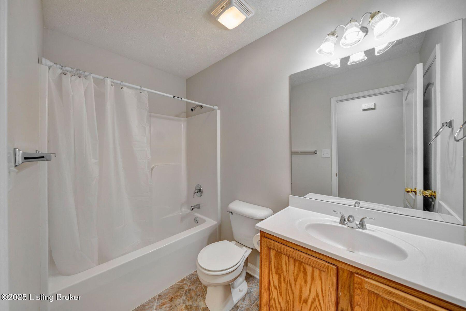 7518 Autumn Pointe Dr, Louisville, Kentucky image 21