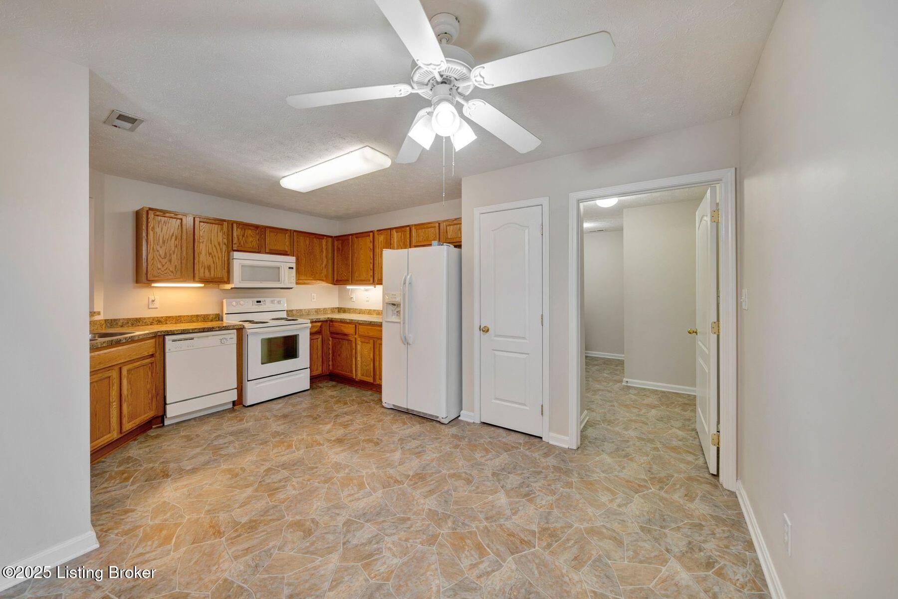 7518 Autumn Pointe Dr, Louisville, Kentucky image 7