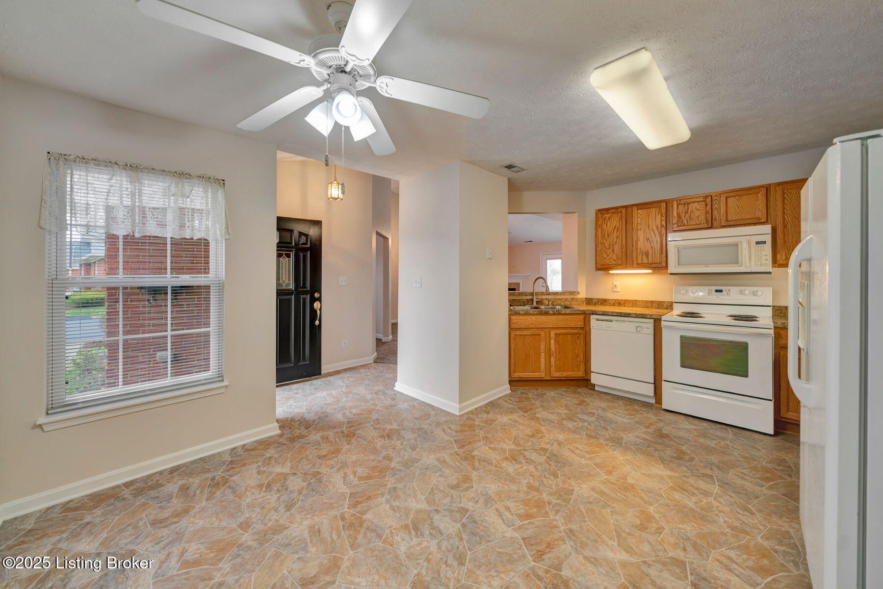 7518 Autumn Pointe Dr, Louisville, Kentucky image 8