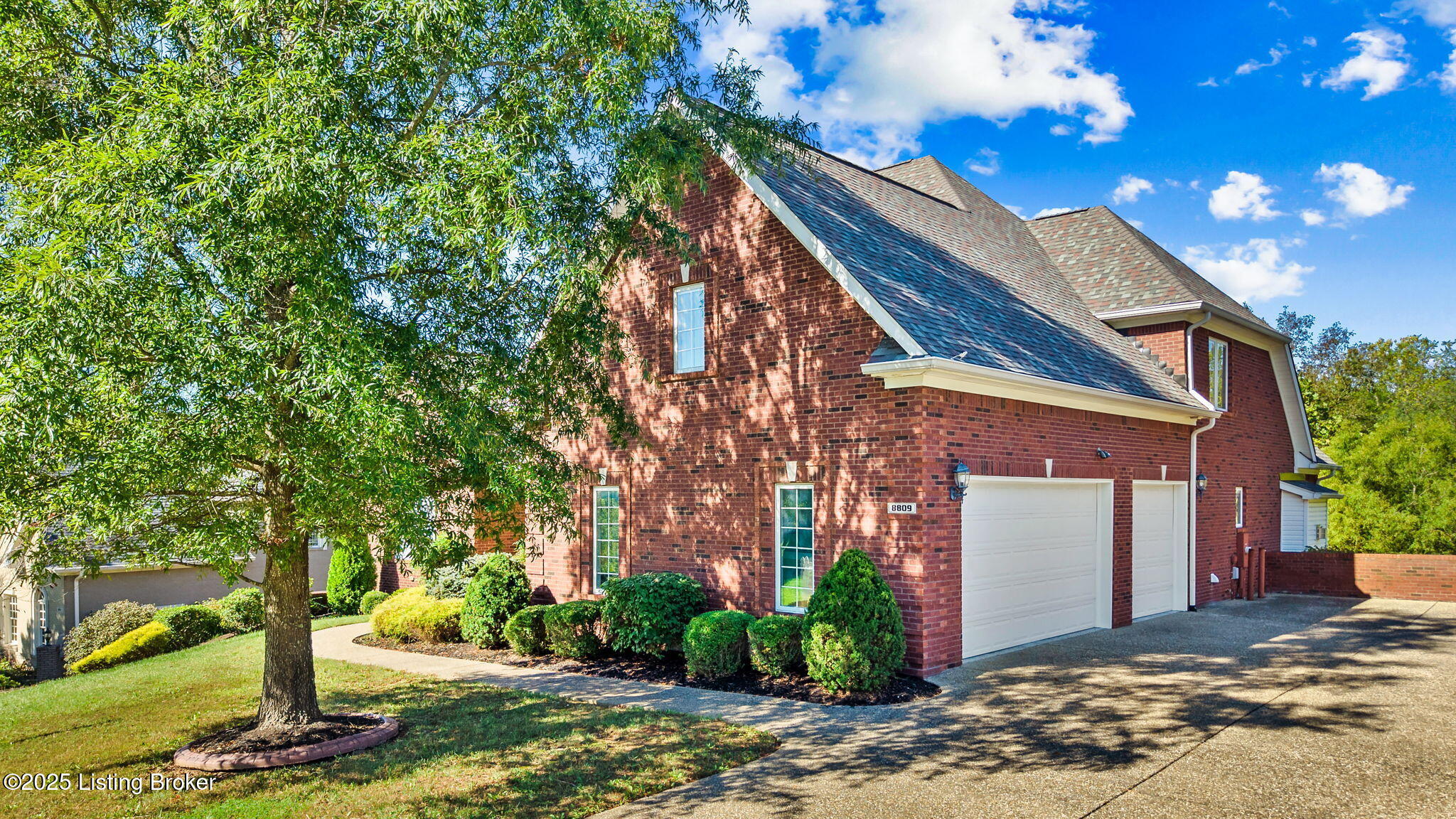 8809 Duck Crossing Ln