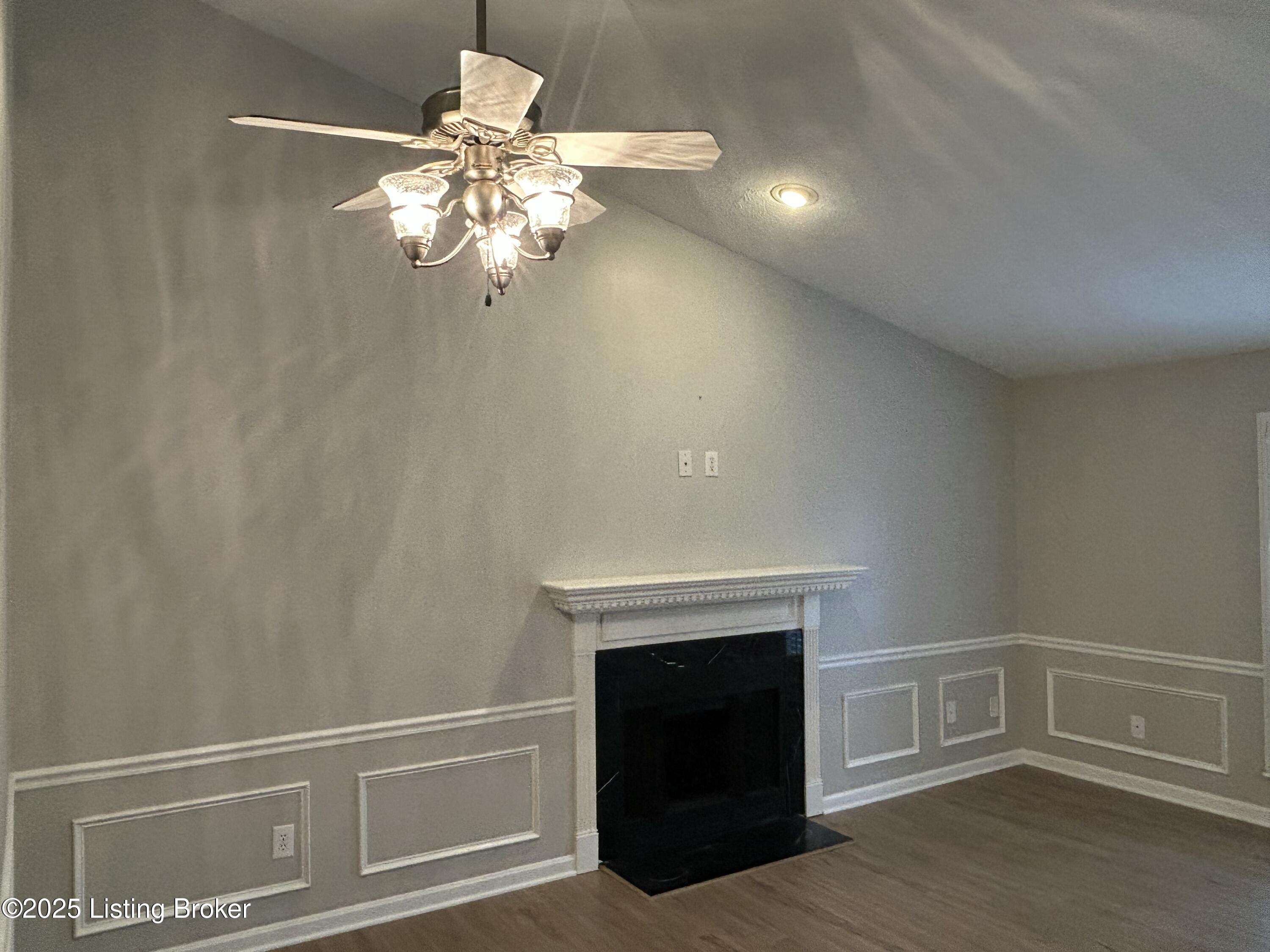 3809 Chamberlain Ln #D, Louisville, Kentucky image 7
