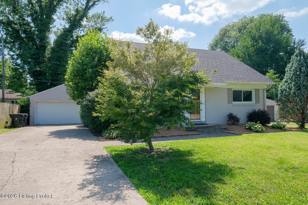 Photo of 2510 Browns Ln, Louisville, KY 40220 (MLS # 1724744)