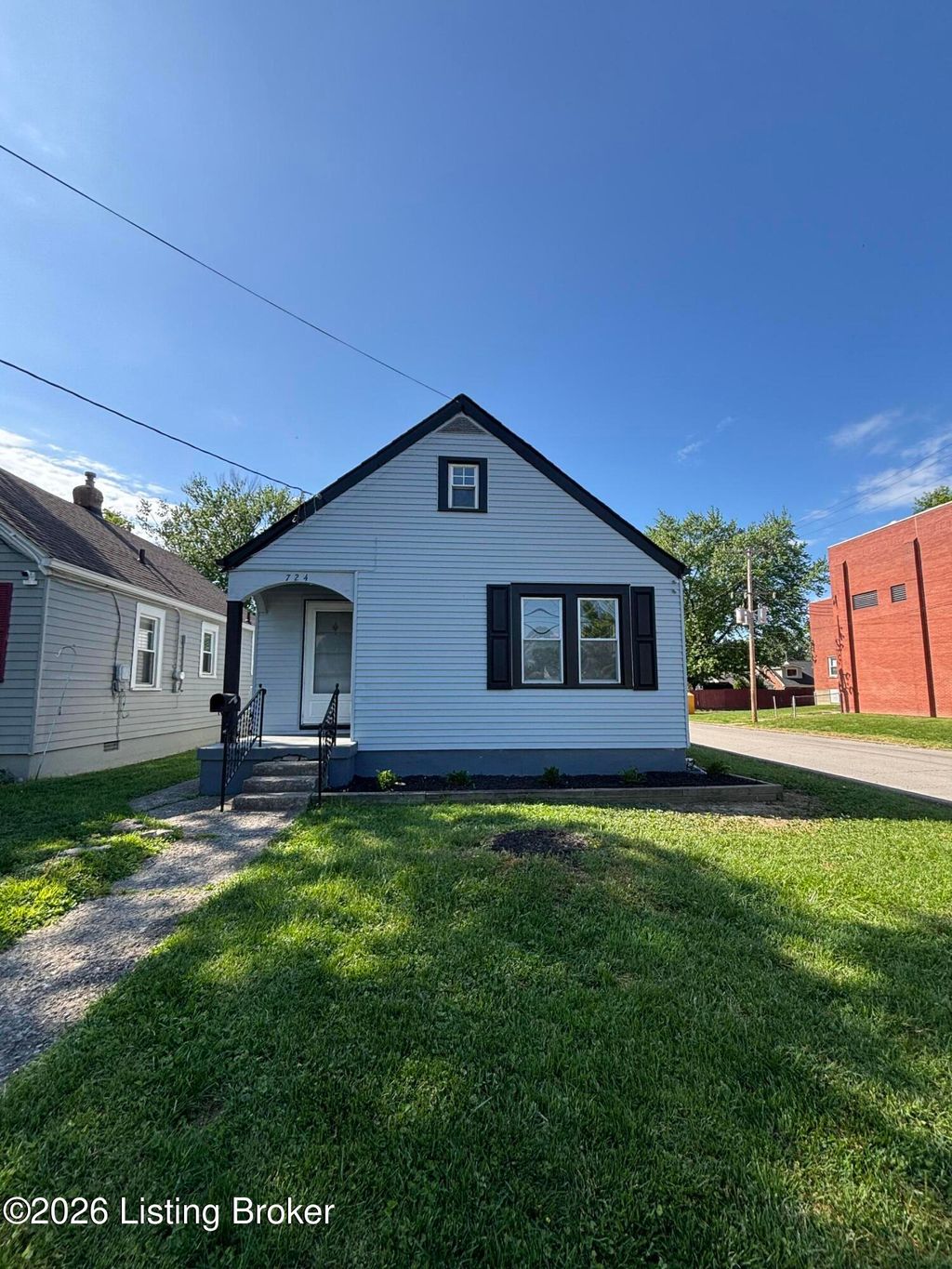 Photo of 724 Camden Ave, Louisville, KY 40215 (MLS # 1715238)