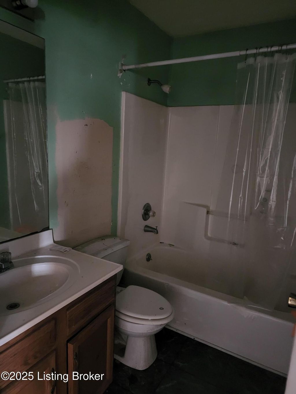 Photo of 1323 Forest Dr, Louisville, KY 40219 (MLS # 1705740)