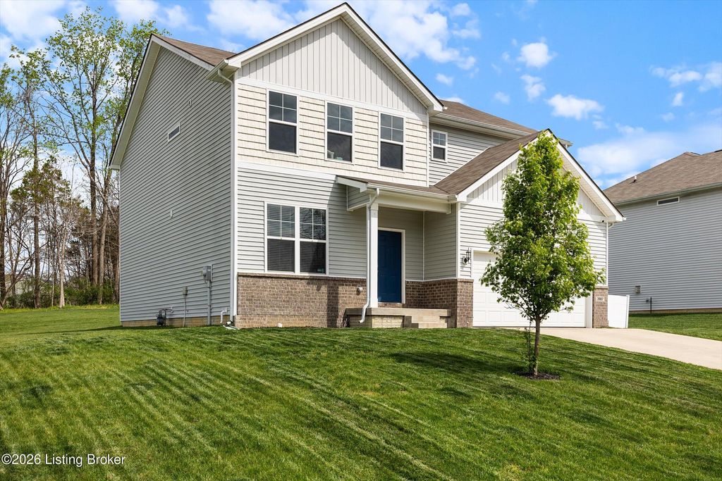 Photo of 3907 Creek Meadow Dr, La Grange, KY 40031 (MLS # 1714539)